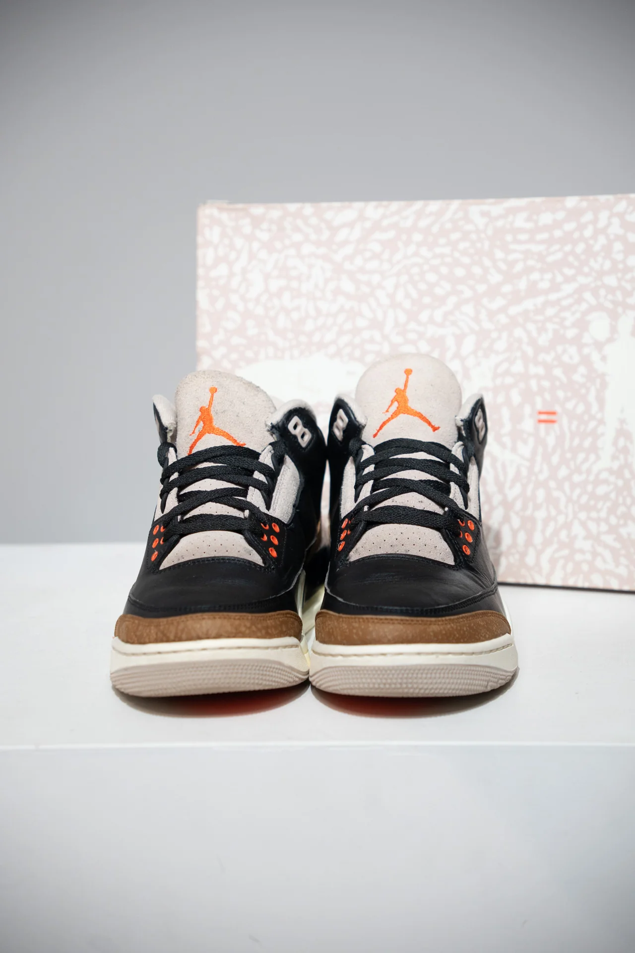 Jordan 3 Elephant (Taille 43) - Image 2