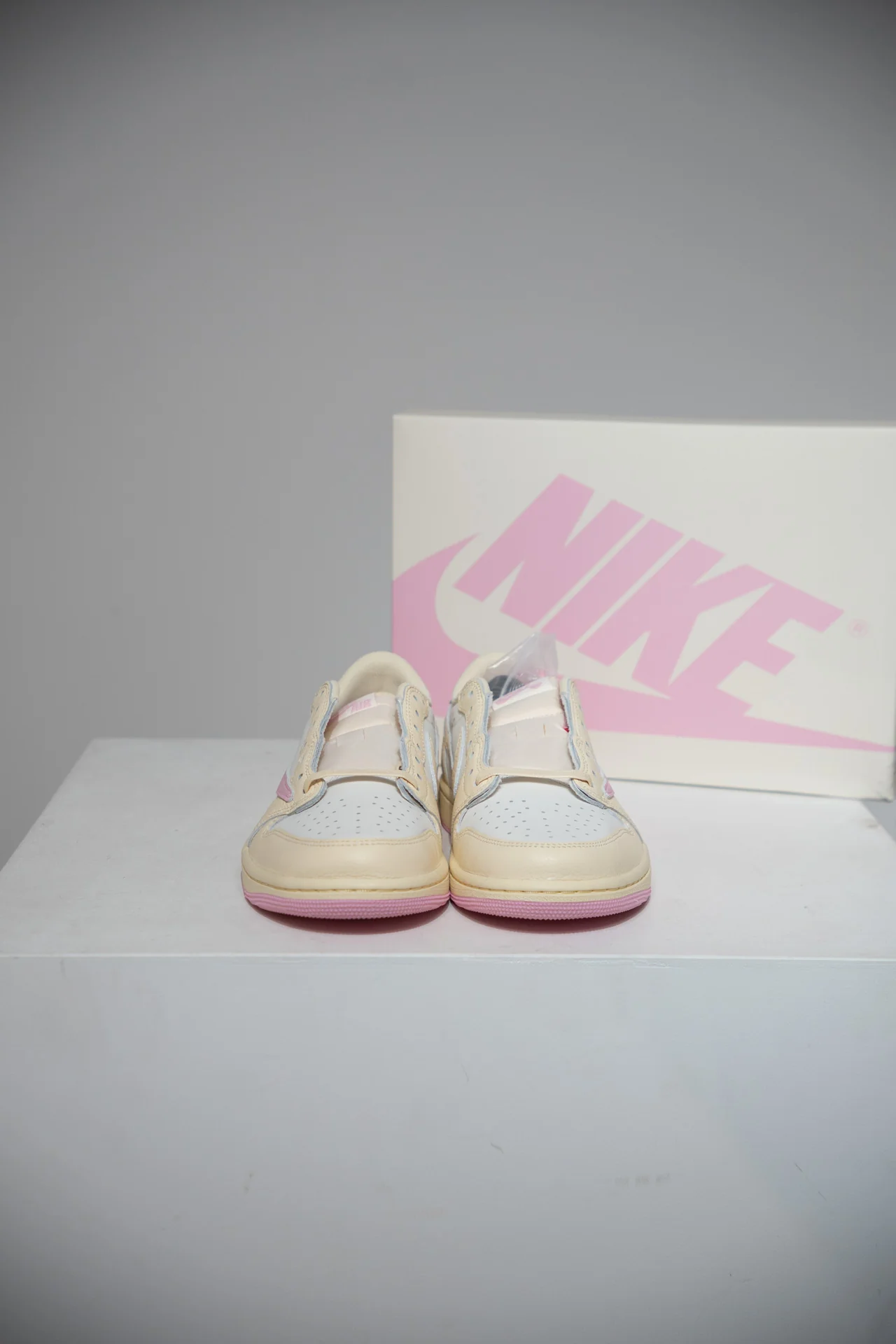 Jordan 1 Low Travis Scott Shy Pink (Taille 44) - Image 6