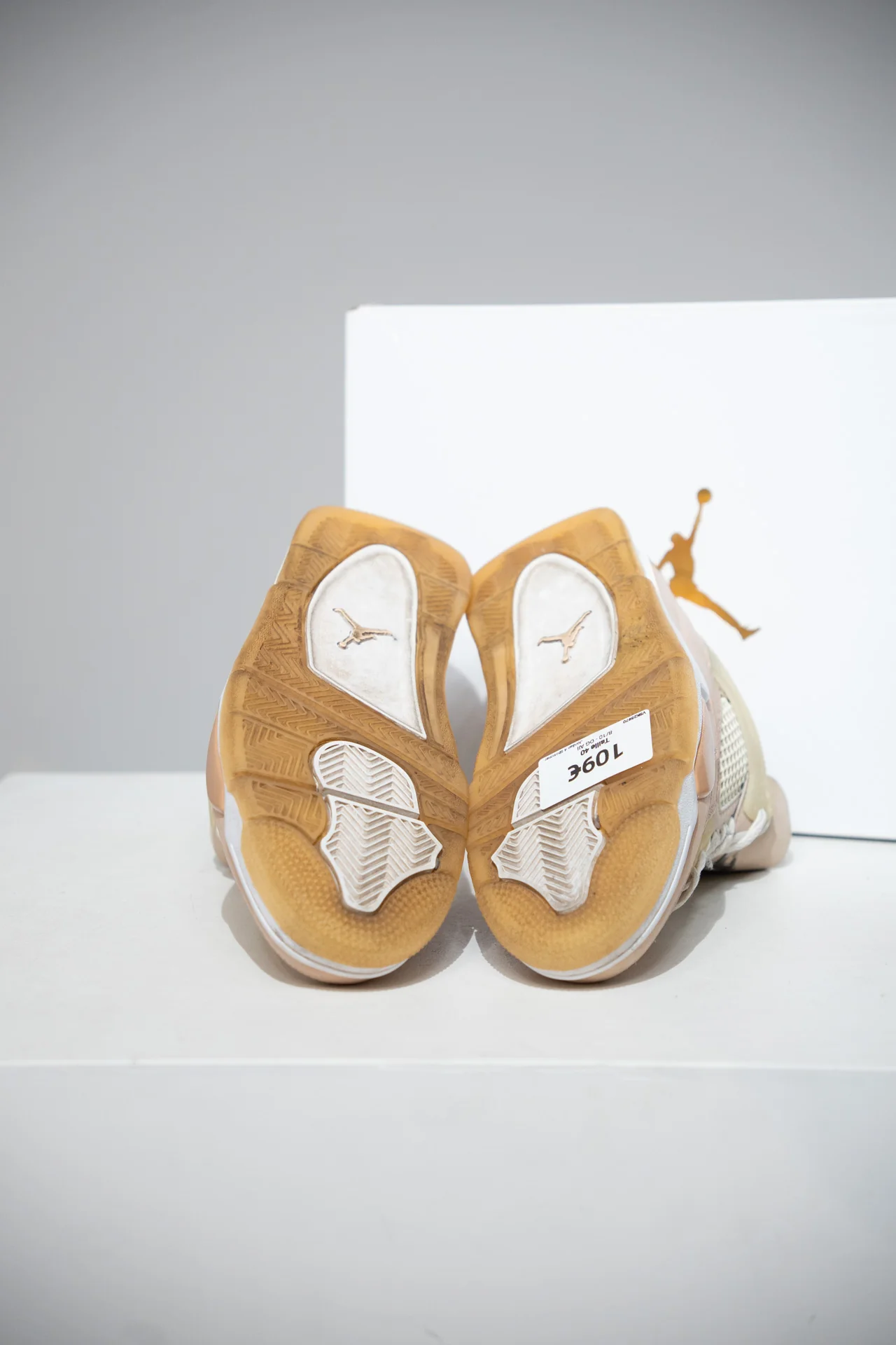 Jordan 4 Shimmer (Taille 40) - Image 4