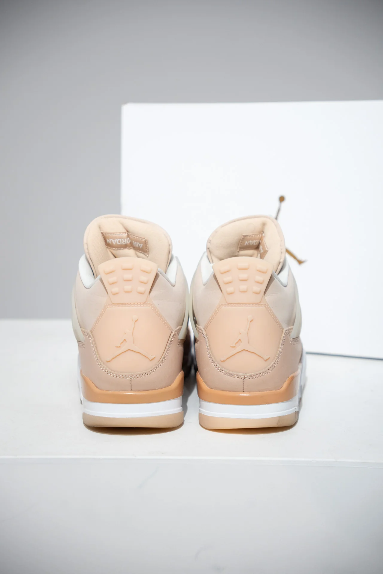 Jordan 4 Shimmer (Taille 43) - Image 3