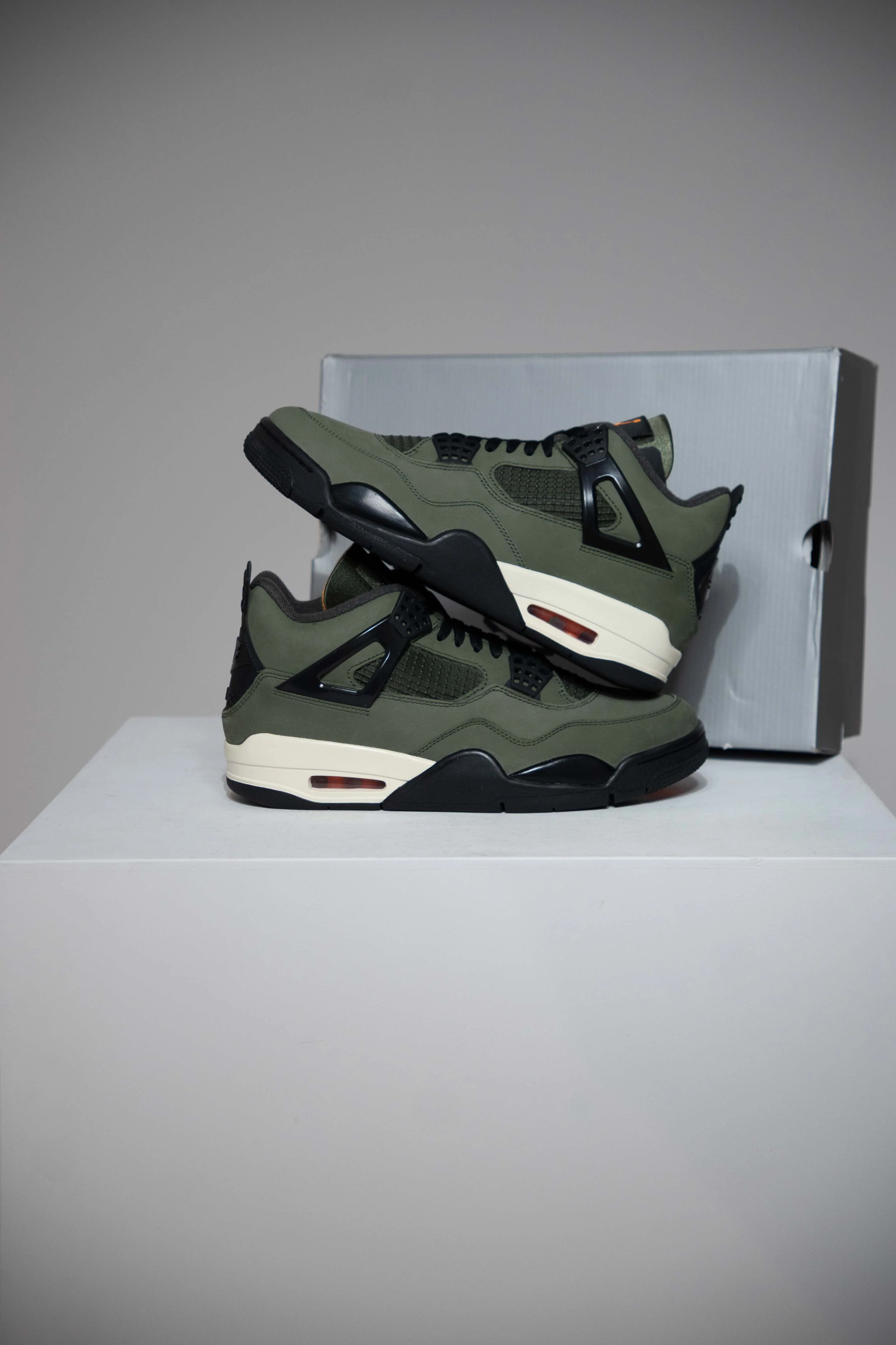 Jordan 4 Undefeated (Taille 49,5)