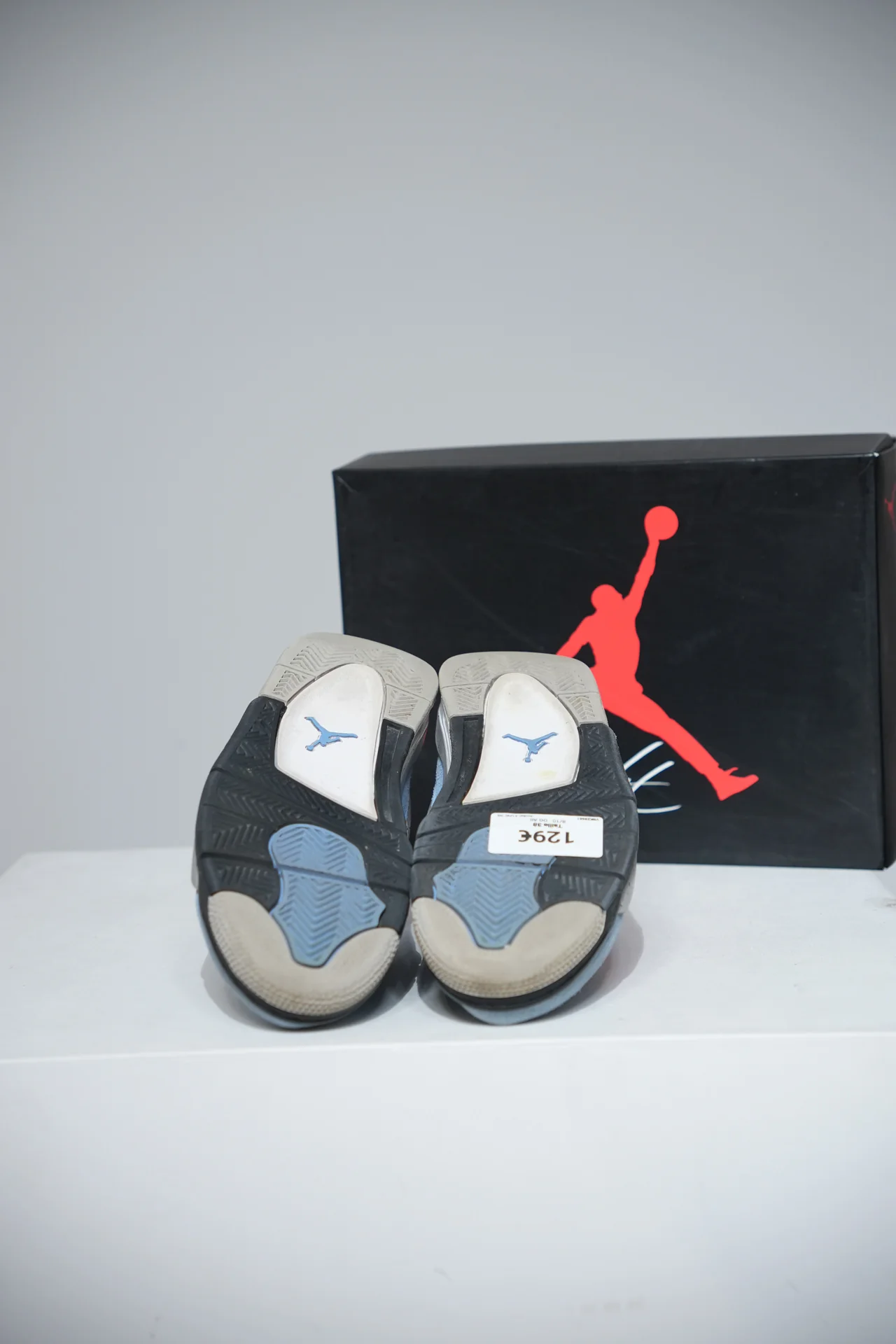 Jordan 4 UNC GS (Taille 38) - Image 4