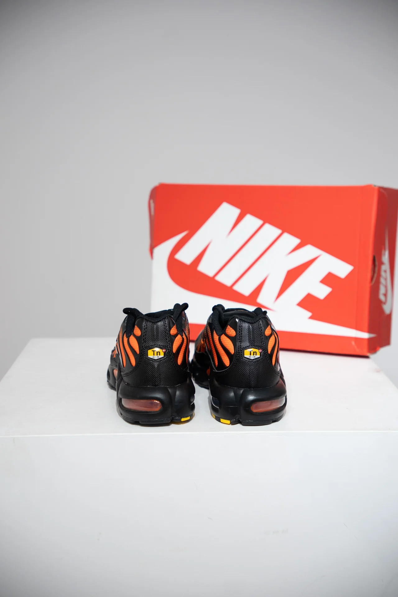 Air Max Plus (TN) Black Orange (Taille 43) - Image 3