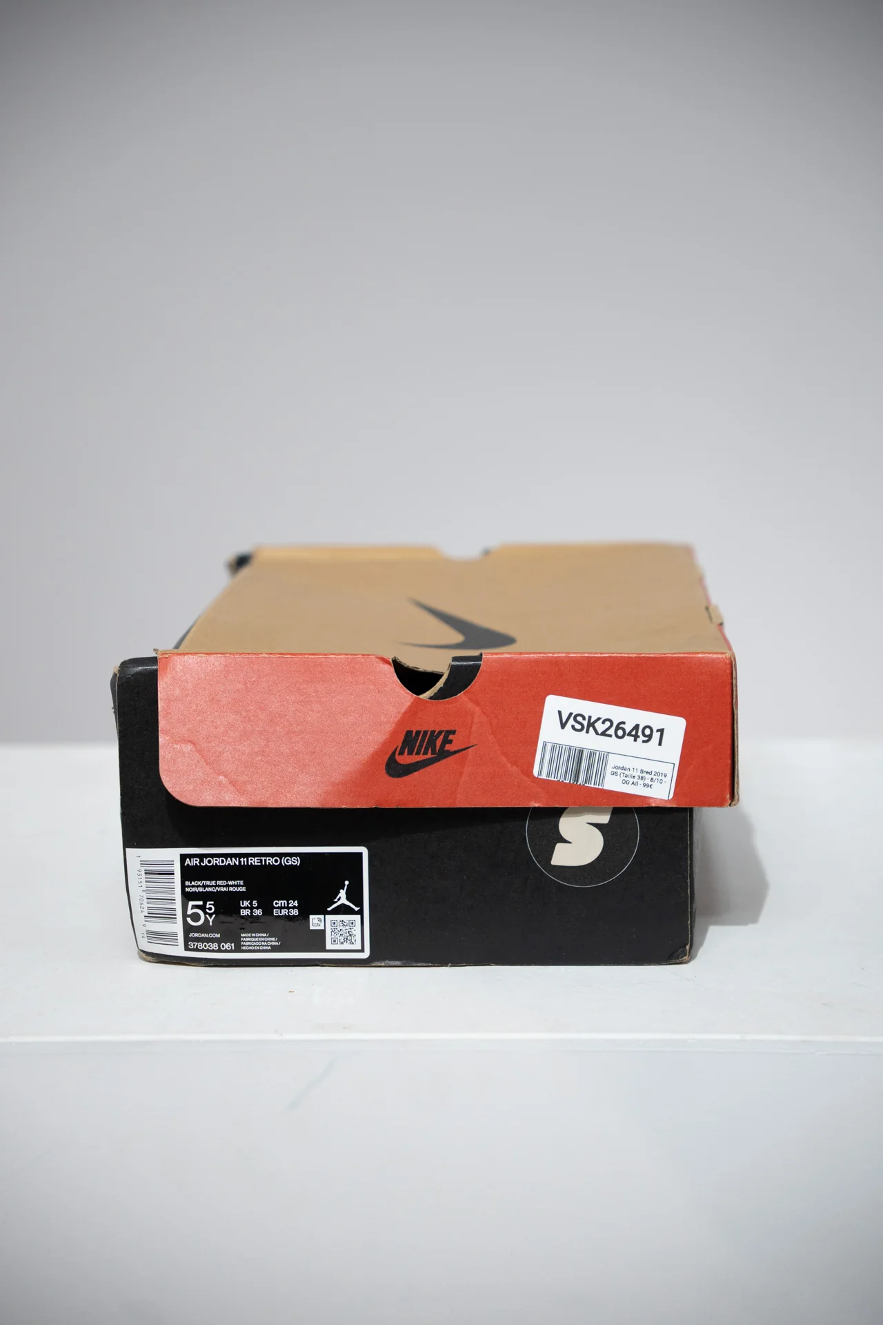 Jordan 11 Bred 2019 GS (Taille 38) - Image 2