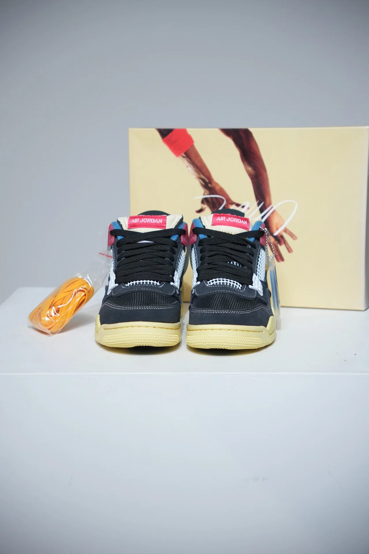Jordan 4 Union Off-Noir (Taille 38,5) - Image 2
