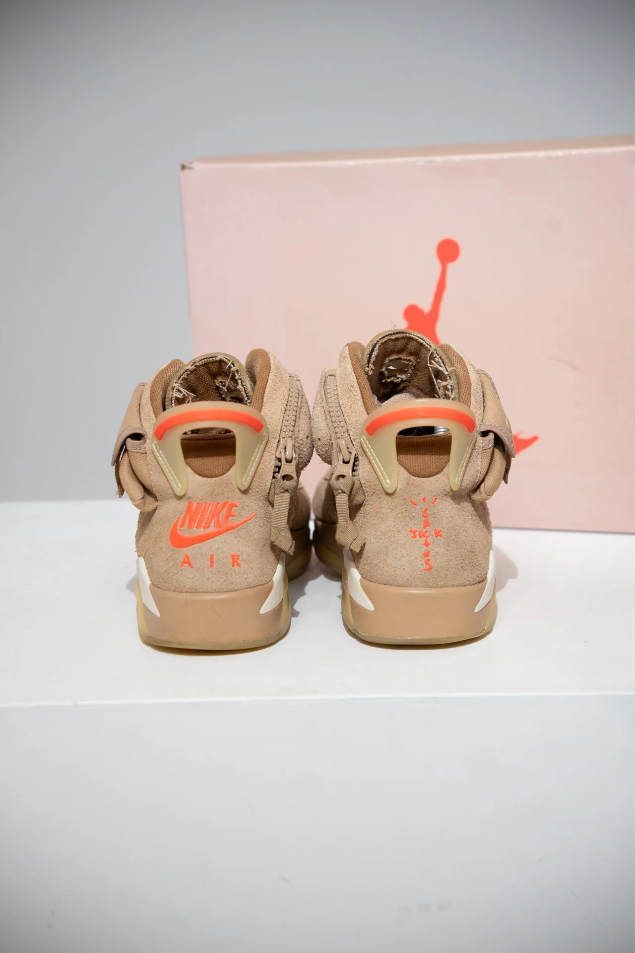 Jordan 6 Travis Scott British Kaki (Taille 41) - Image 3