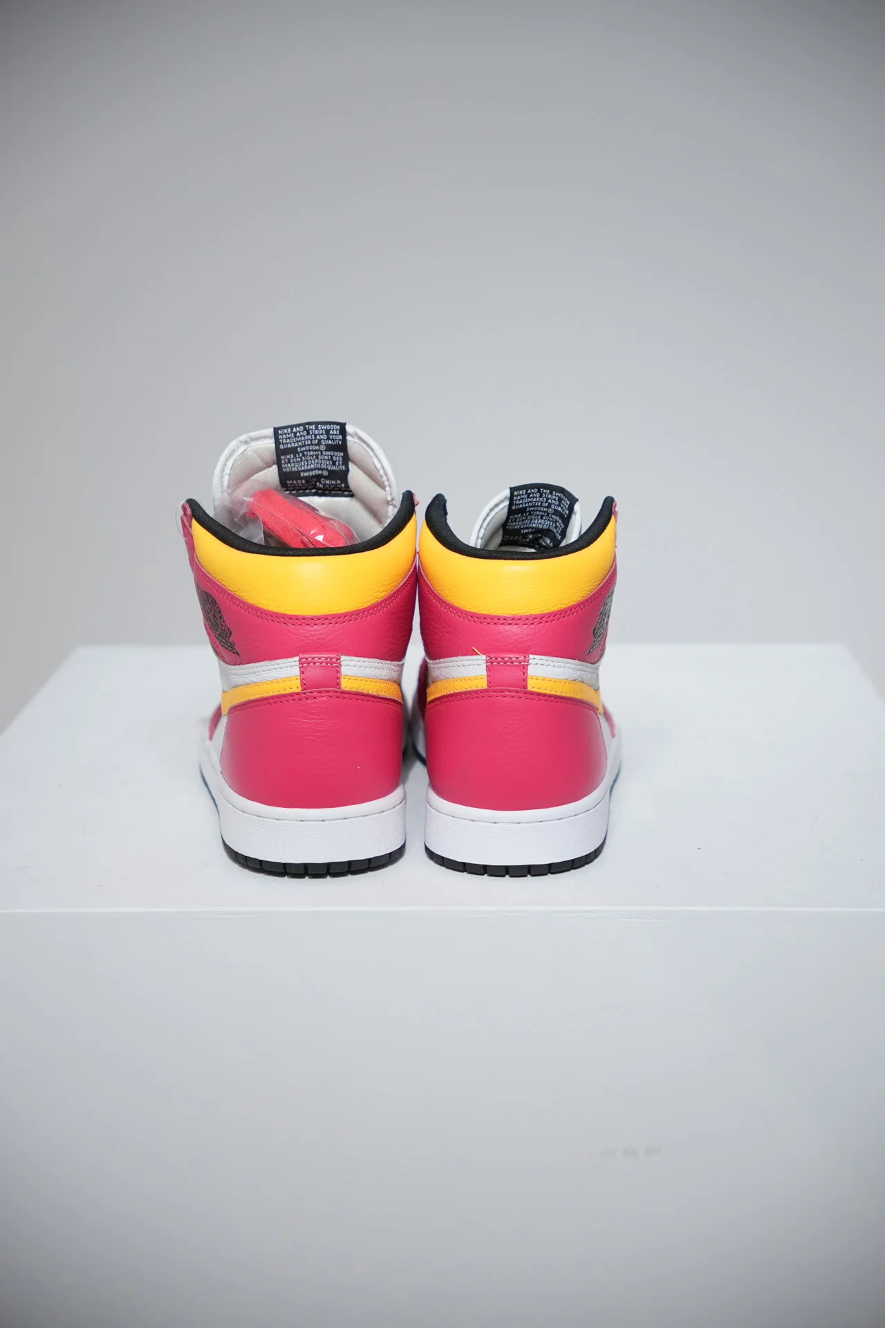 Jordan 1 High Fusion Red (Taille 43) - Image 3