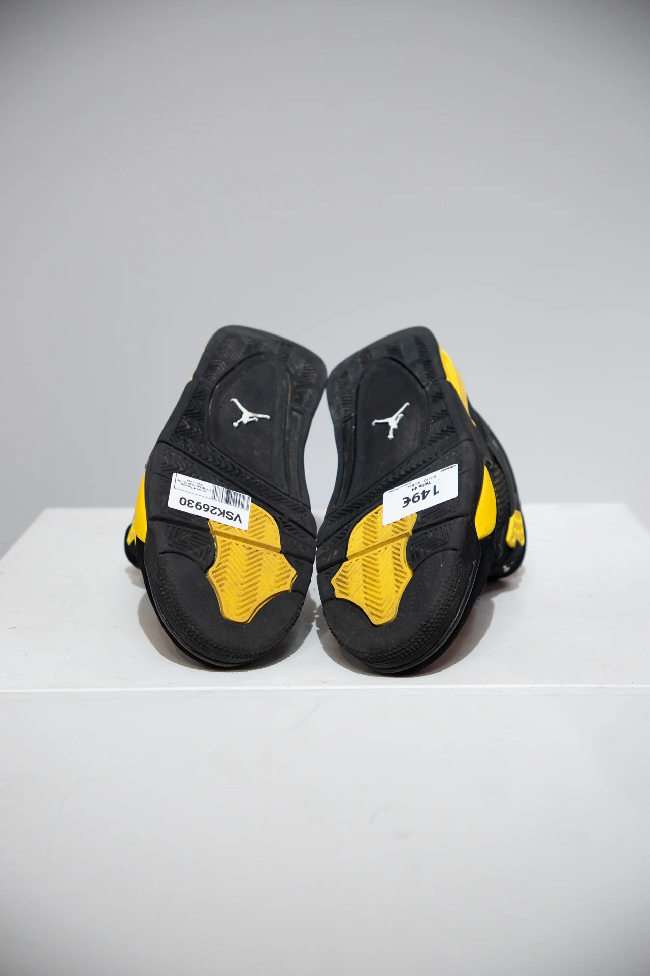 Jordan 4 Thunder (Taille 44) - Image 4