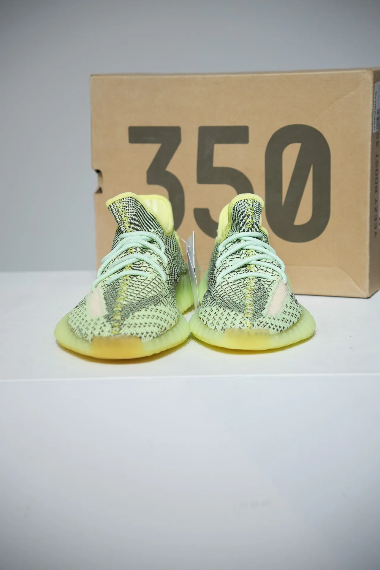 Yeezy 350 V2 Yeezreel (Taille 36) - Image 3