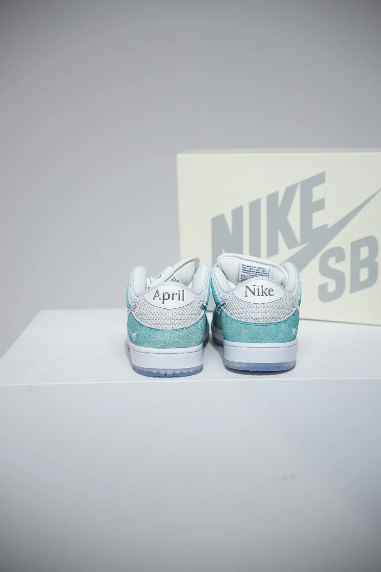 Dunk Low Sb April (Taille 36) - Image 2