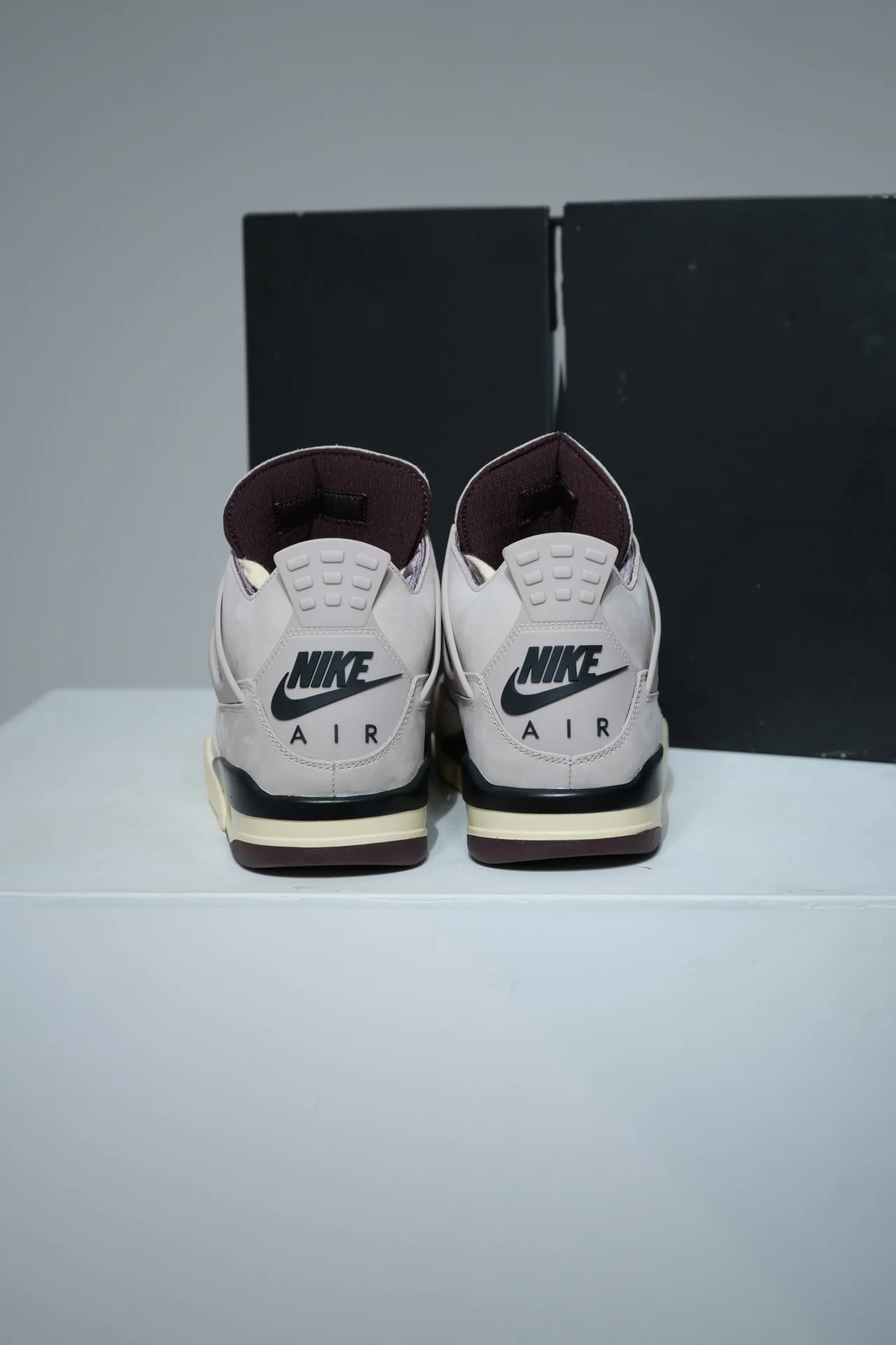 Jordan 4 A Ma Maniere Phantom (Taille 44) - Image 3