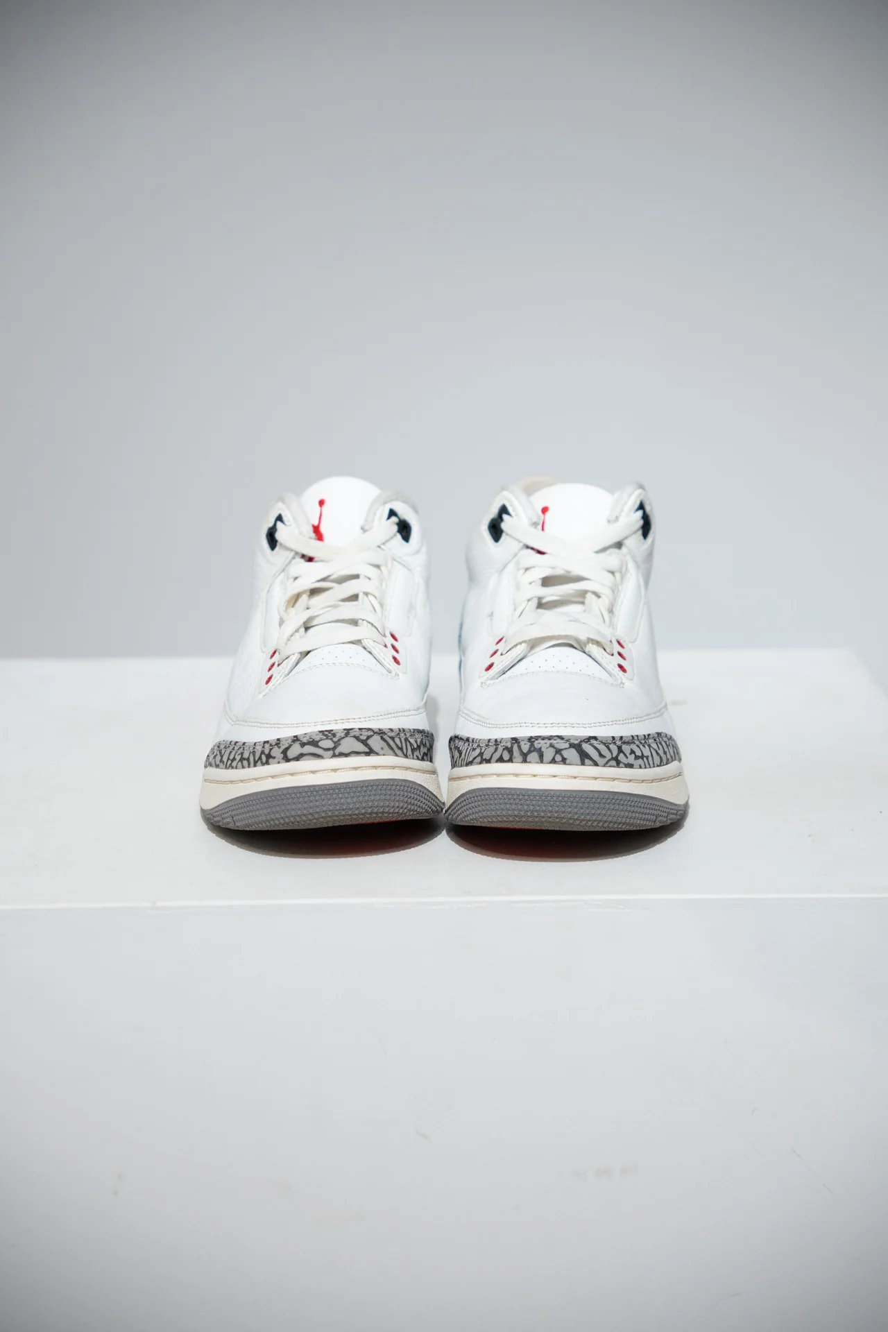 Jordan 3 White Cement Reimagined (Taille 40,5) - Image 2