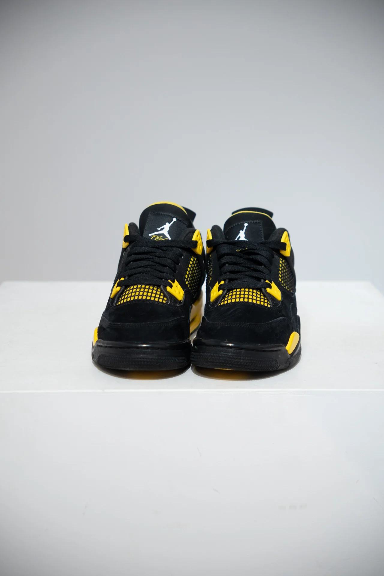 Jordan 4 Thunder GS (Taille 39) - Image 2
