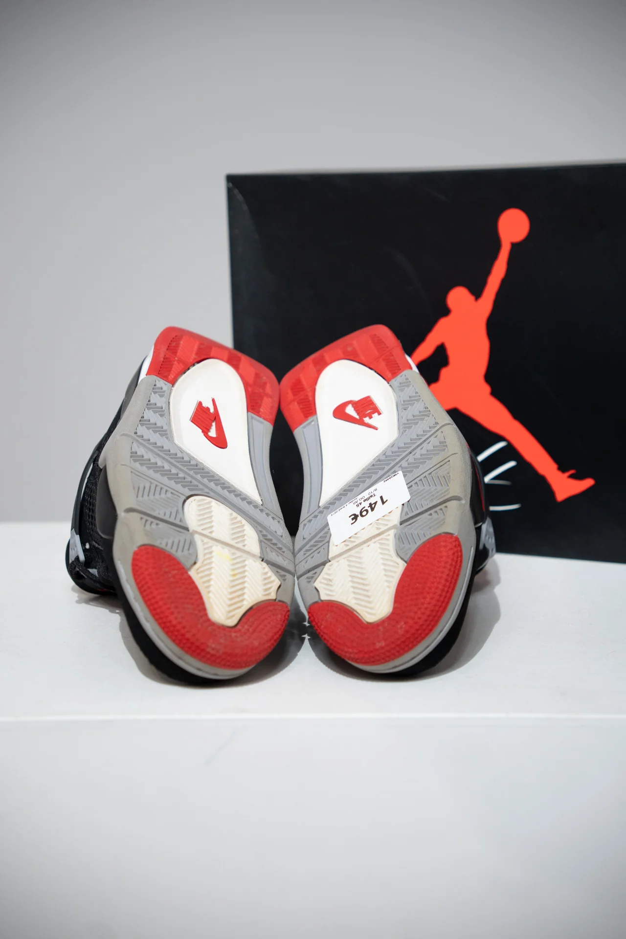 Jordan 4 Bred 2019 (Taille 45) - Image 3