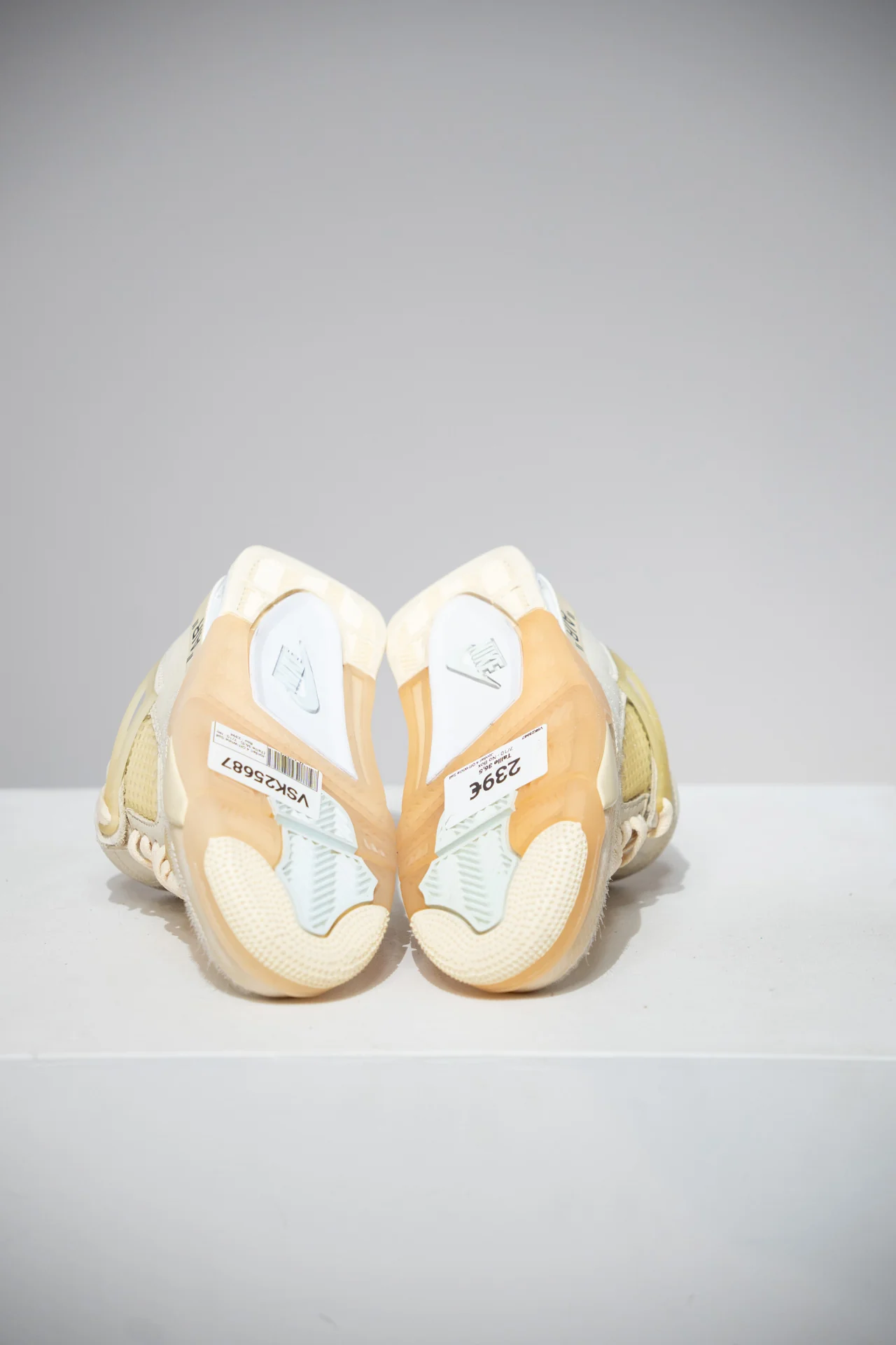 Jordan 4 Off-White Sail (Taille 36,5) - Image 4
