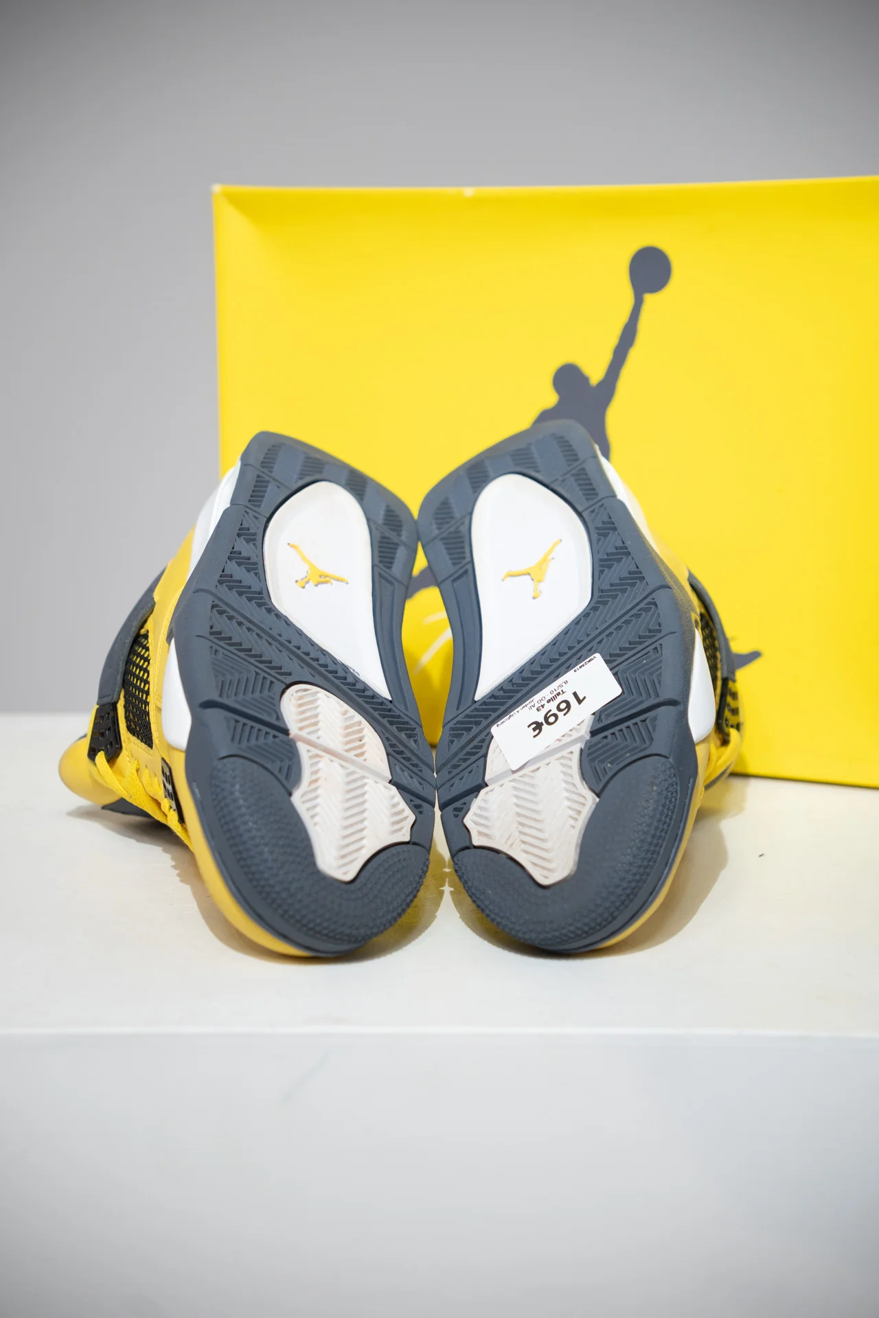 Jordan 4 Lightning (Taille 43) - Image 7