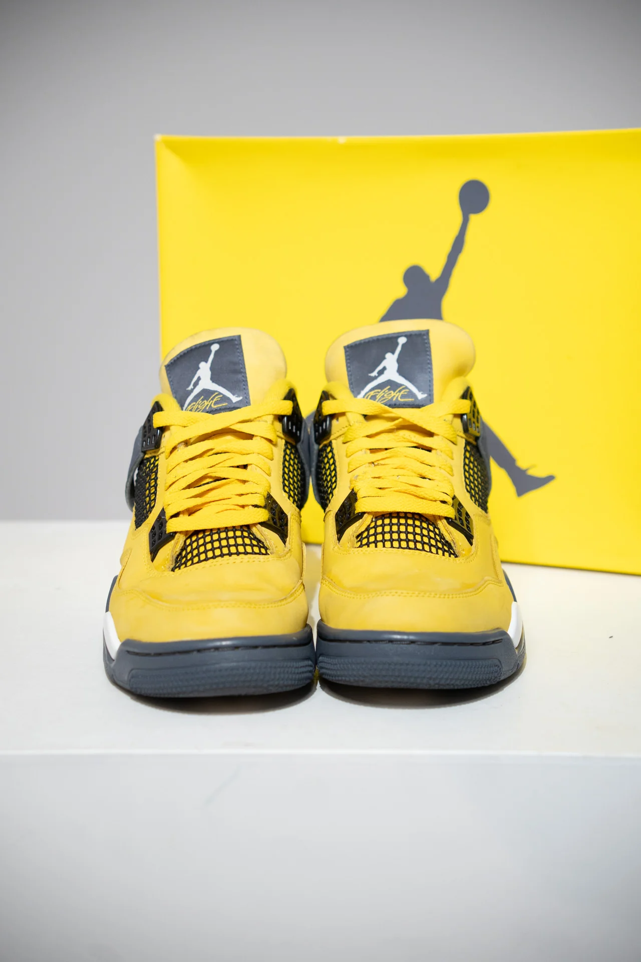 Jordan 4 Lightning (Taille 43) - Image 9