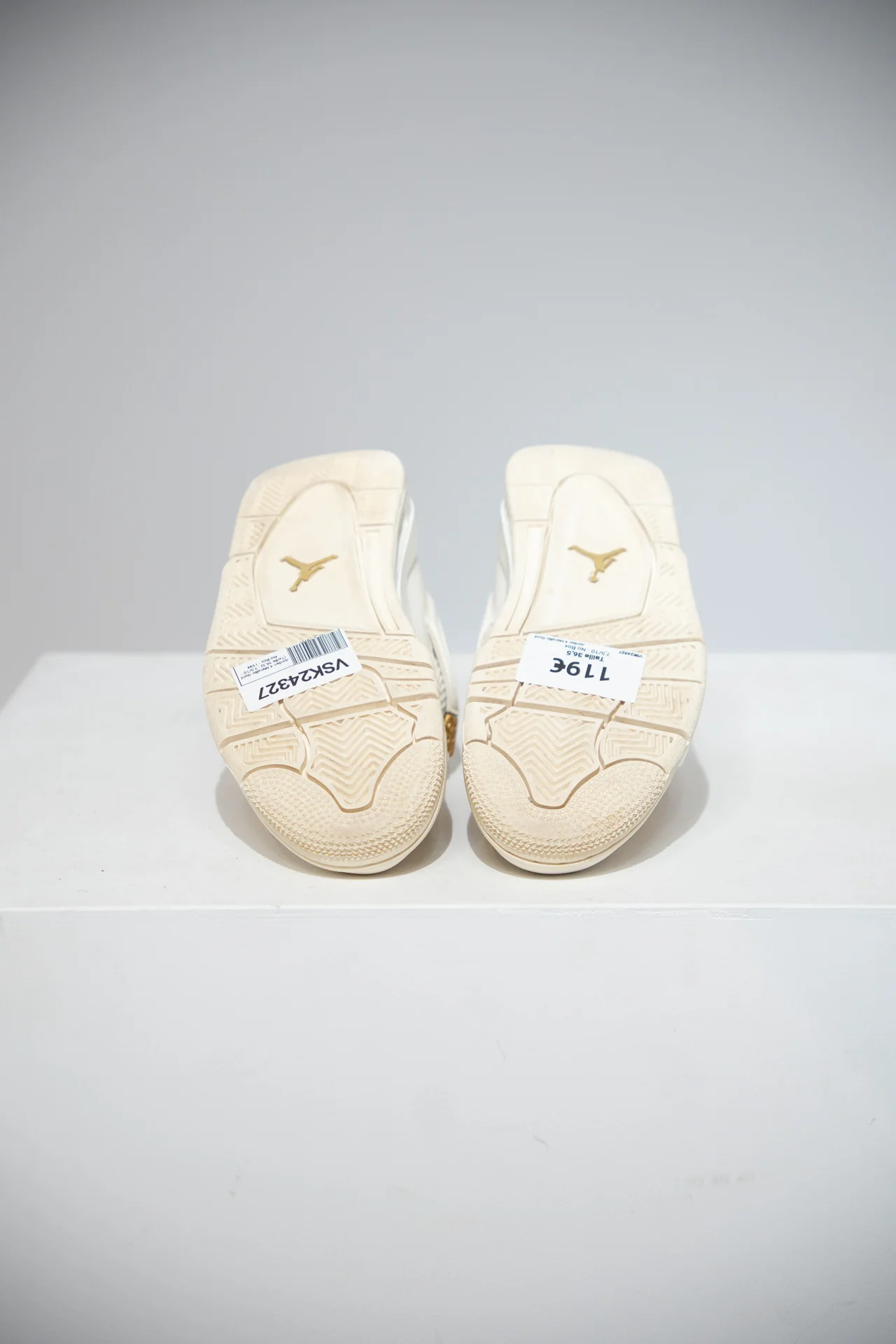 Jordan 4 Metallic Gold (Taille 36,5) - Image 4