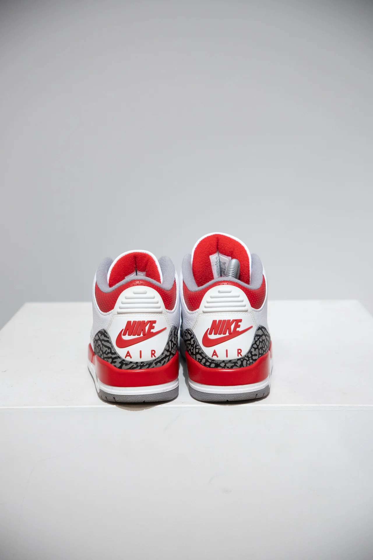 Jordan 3 Fire Red (Taille 40) - Image 3