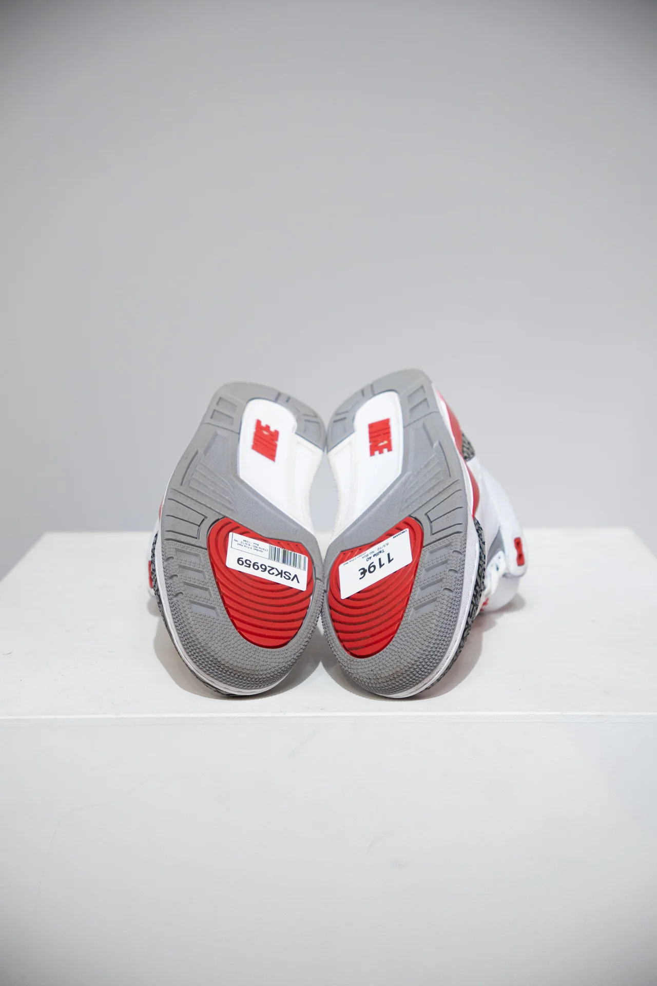 Jordan 3 Fire Red (Taille 40) - Image 4