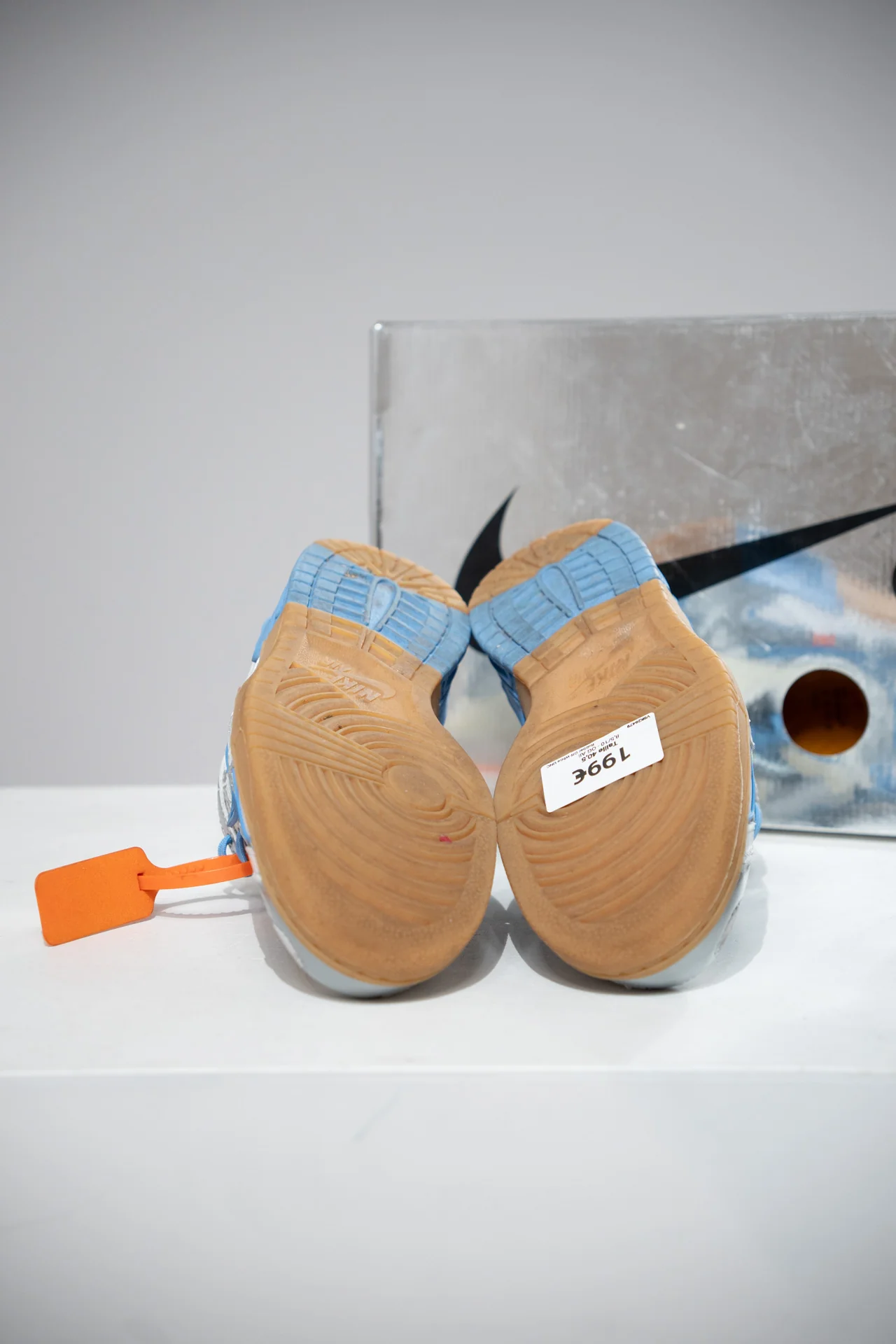 Rubber Off-White UNC (Taille 40,5) - Image 4