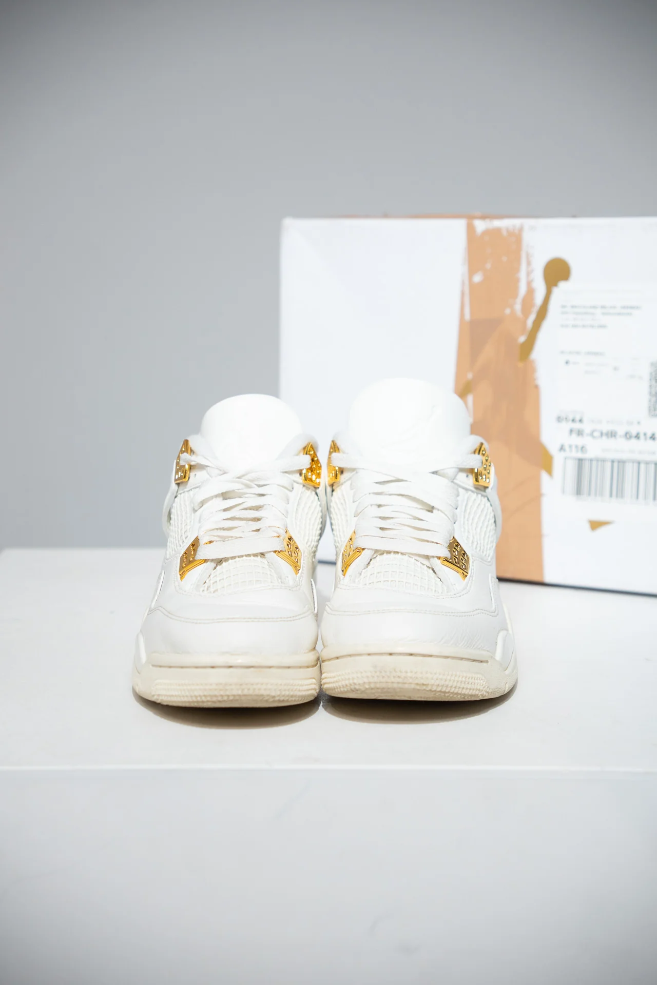 Jordan 4 Metallic Gold (Taille 39) - Image 2