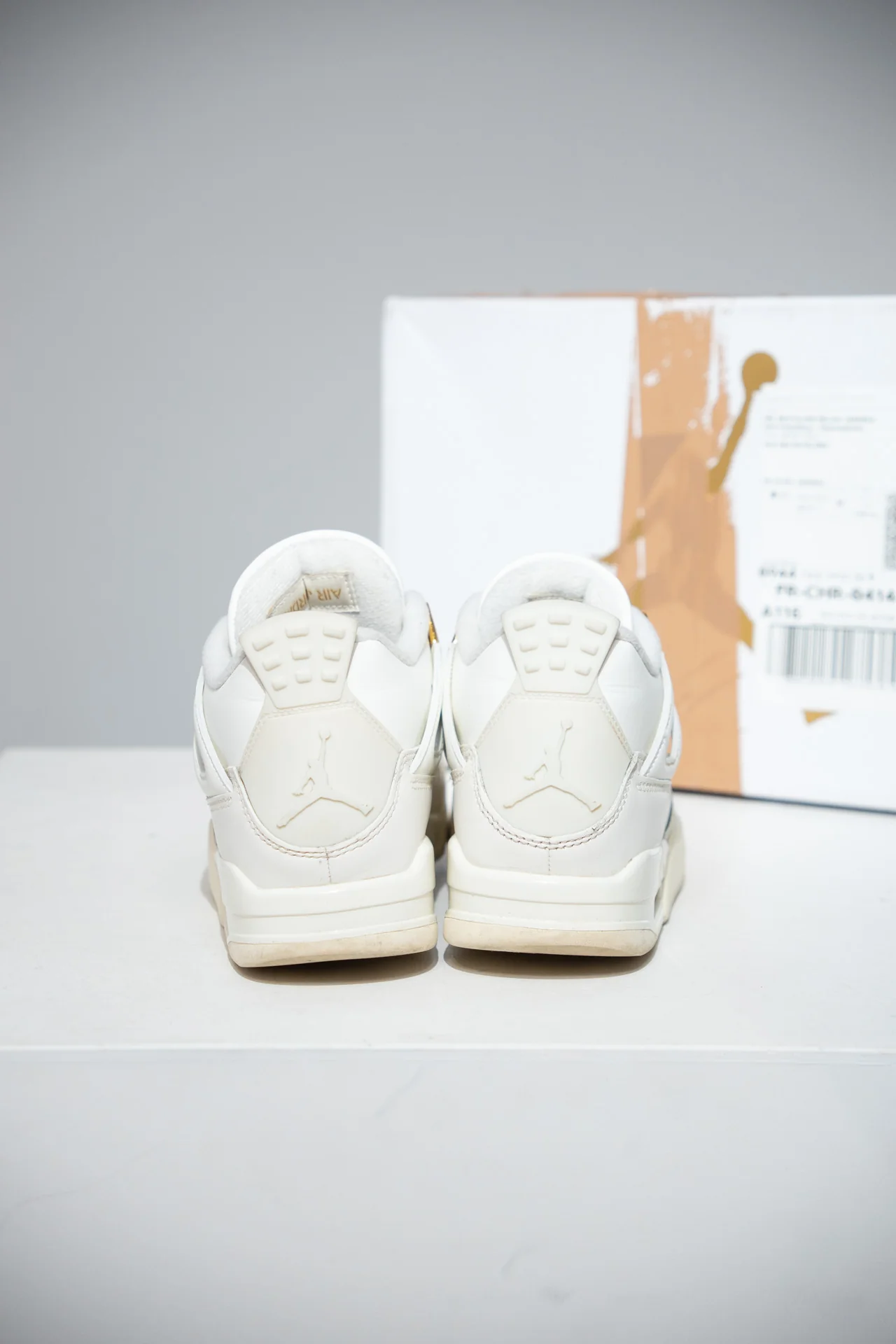 Jordan 4 Metallic Gold (Taille 39) - Image 3