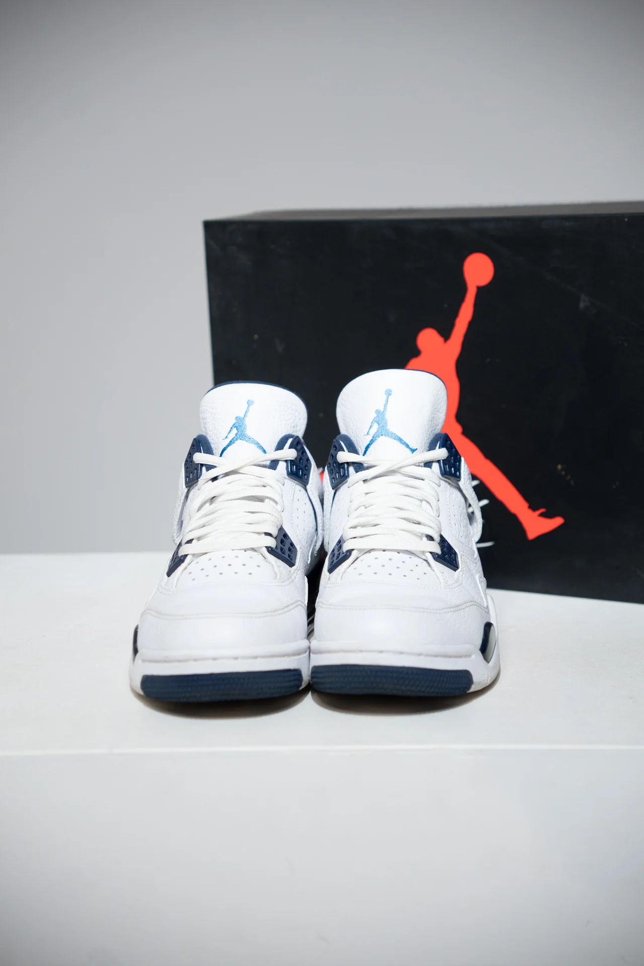 Jordan 4 Columbia (Taille 40) - Image 2