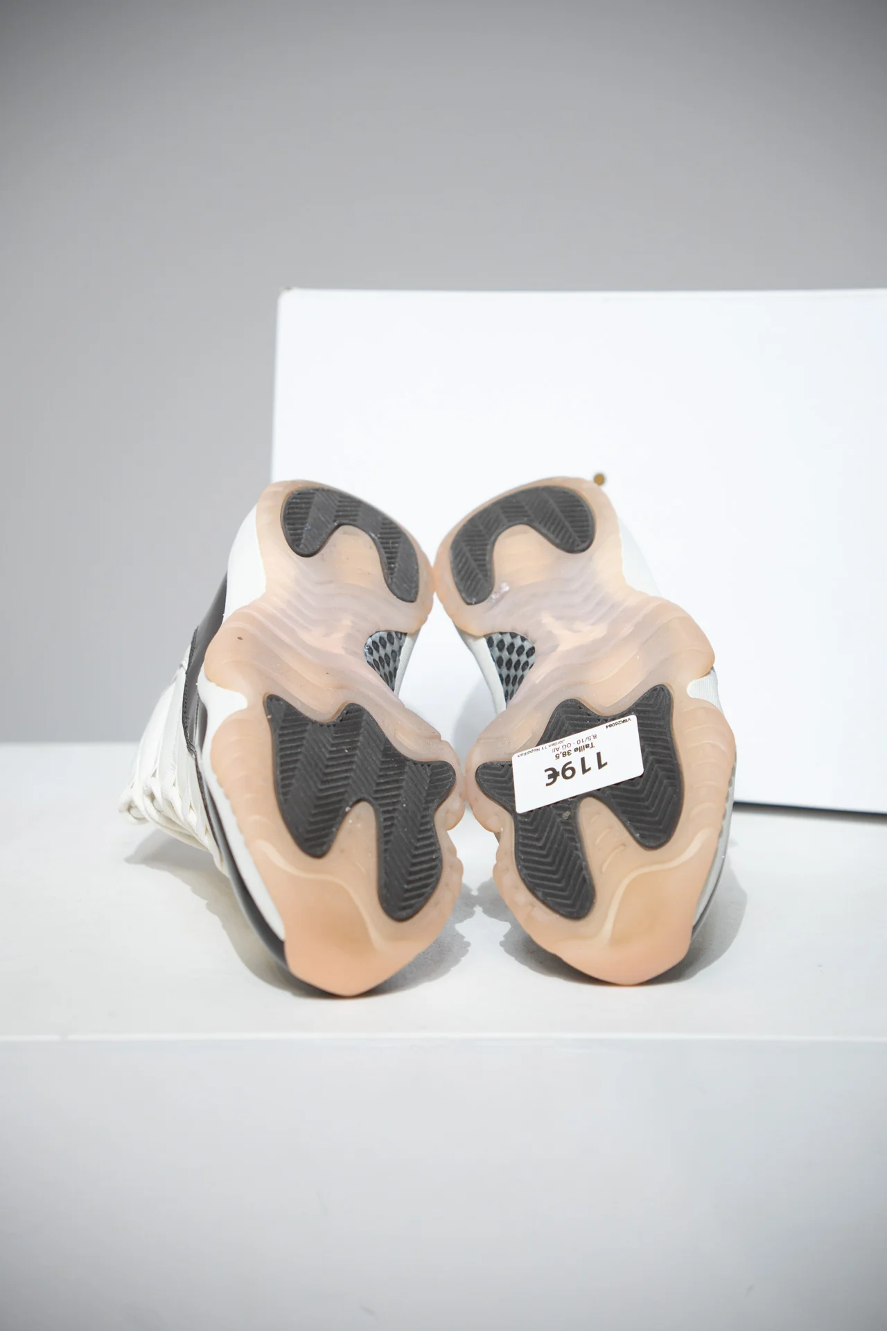 Jordan 11 Napolitan (Taille 38,5) - Image 4