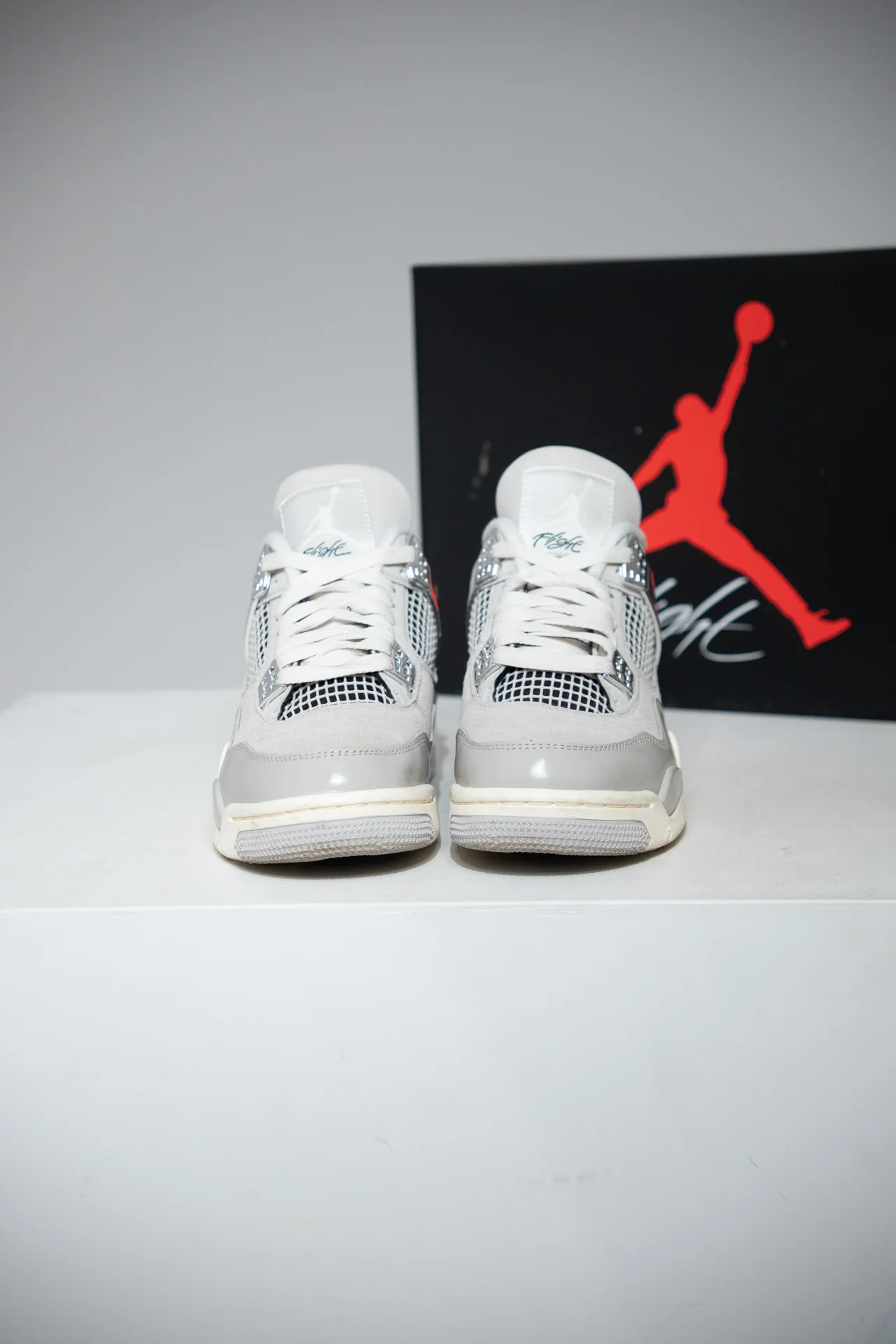 Jordan 4 Frozen Moments (Taille 37,5) - Image 4