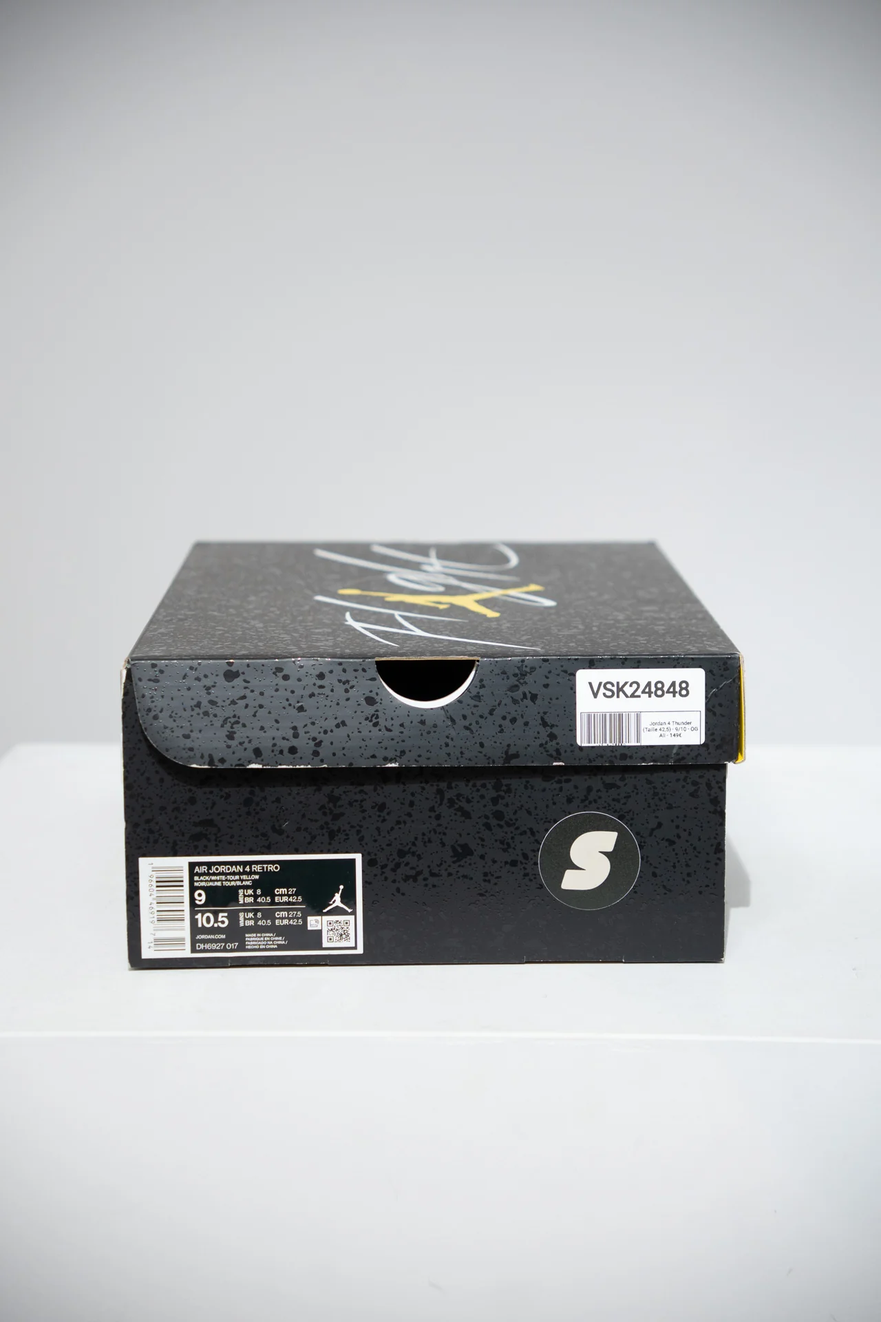 Jordan 4 Thunder (Taille 42,5) - Image 3