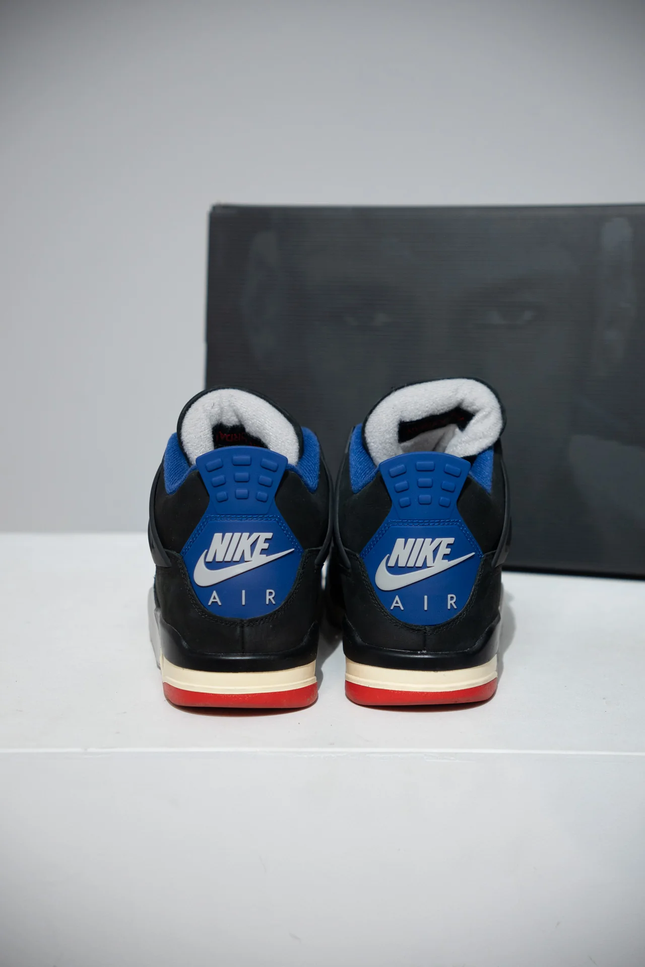 Jordan 4 Rare (Taille 41) - Image 3